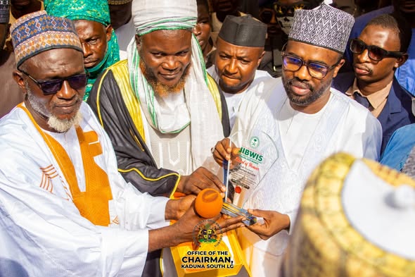 Hon. Rayyan Hussain Honoured by JIBWIS Kaduna Branch for Contributions to Religious Affairs and Community Development